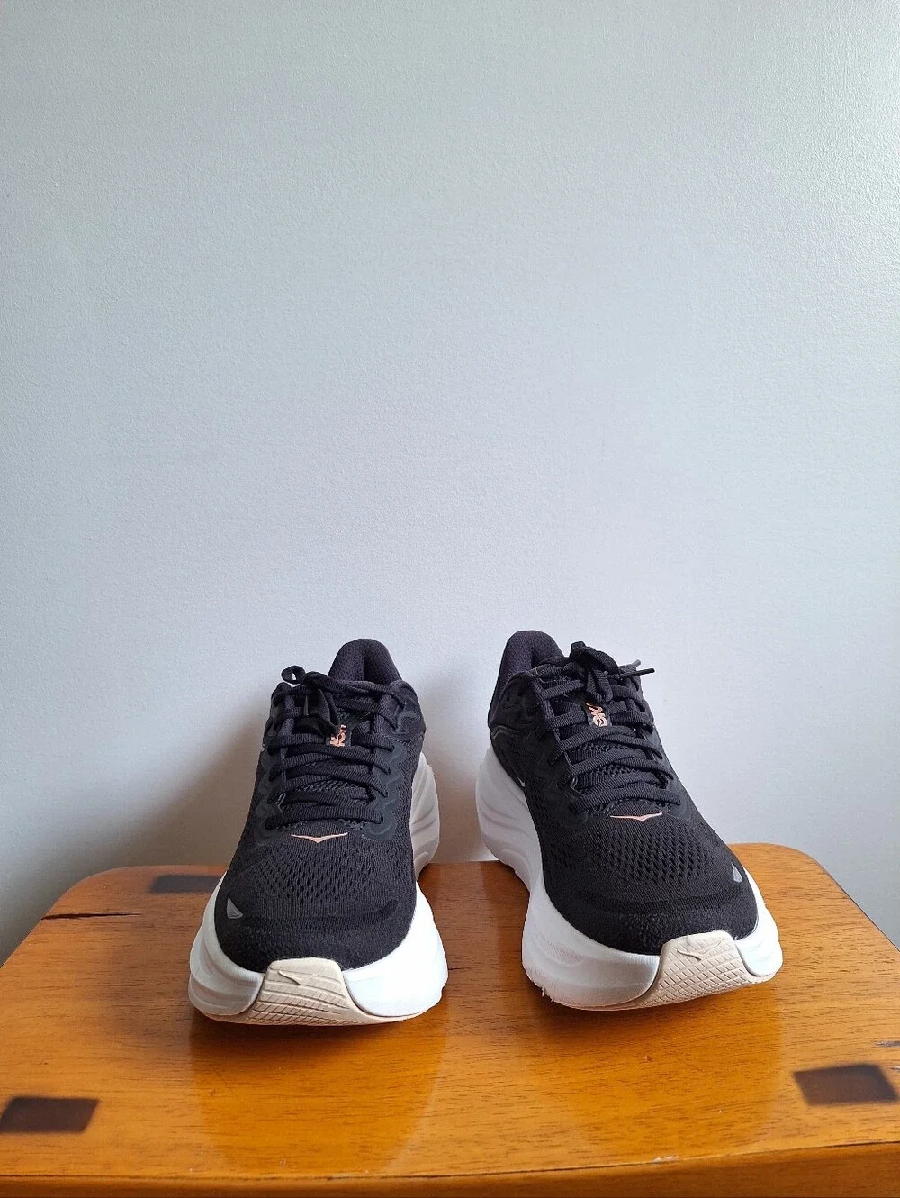 Hoka  Bondi 9 Women's  Black/Rose Size  9B